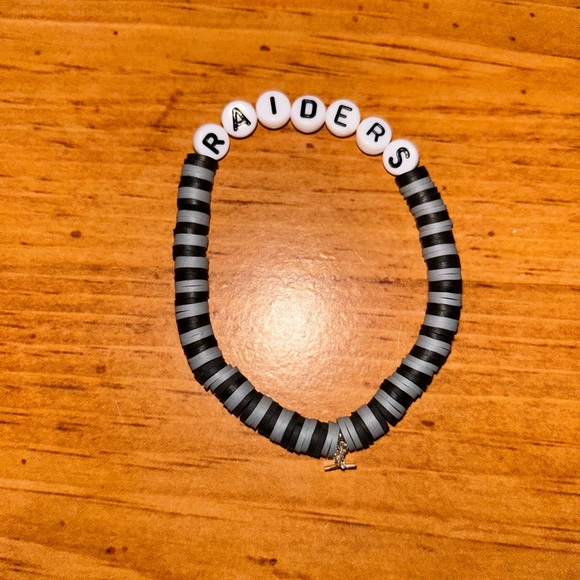 Las Vegas Raiders Heishi Bracelet - Picture 6 of 11
